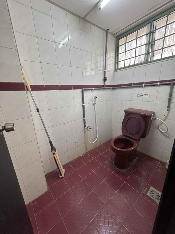 Puchong Jaya 2nd Floor Office Rooms 210sf with Win - photo 11