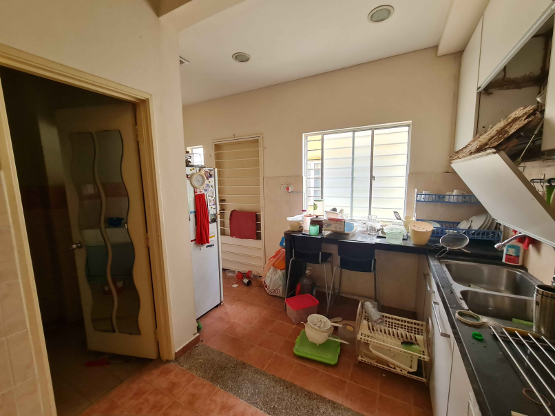 Bukit Puchong 2-Sty Terrace House 22x75sf Kitchen - photo 4