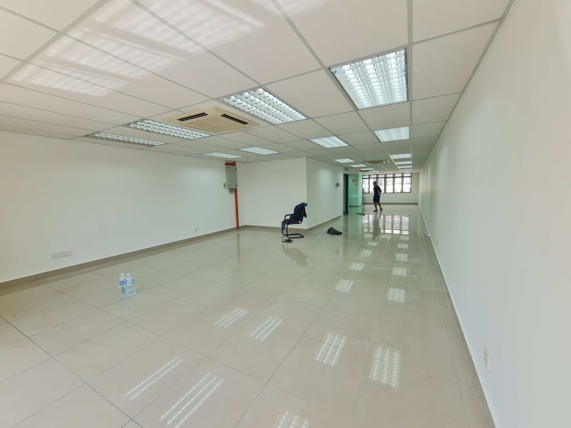 Bukit Puchong First Floor Shop 20x70sf Reno Facing - photo 7