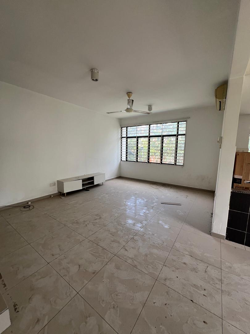 Park Villa Townhouse Freehold 1590sf 3room Reno Ga - photo 3