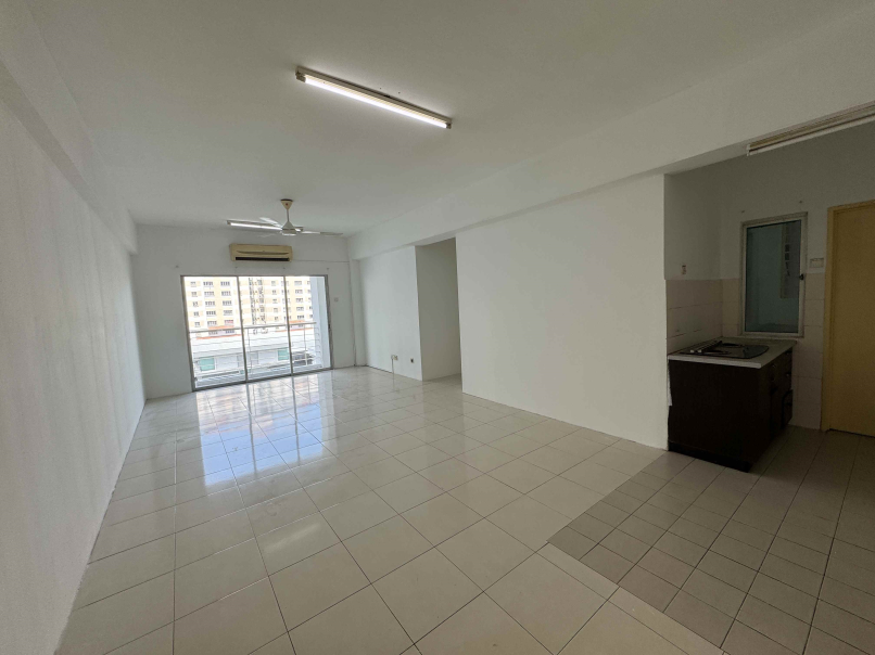 The Heron Condo 1007sf 3room 2baths with Balcony B - photo 2