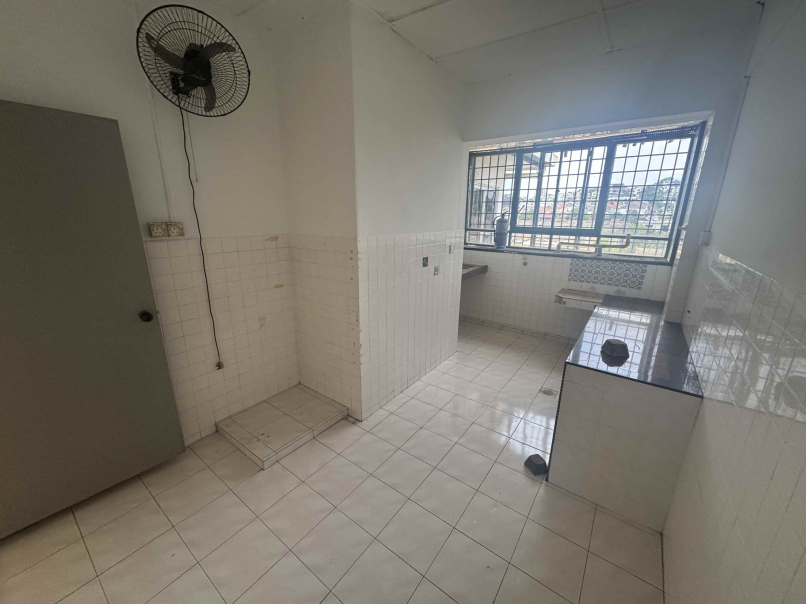 Cheras Perdana Apartment Block E 870sf 3room 1 Cov - photo 6