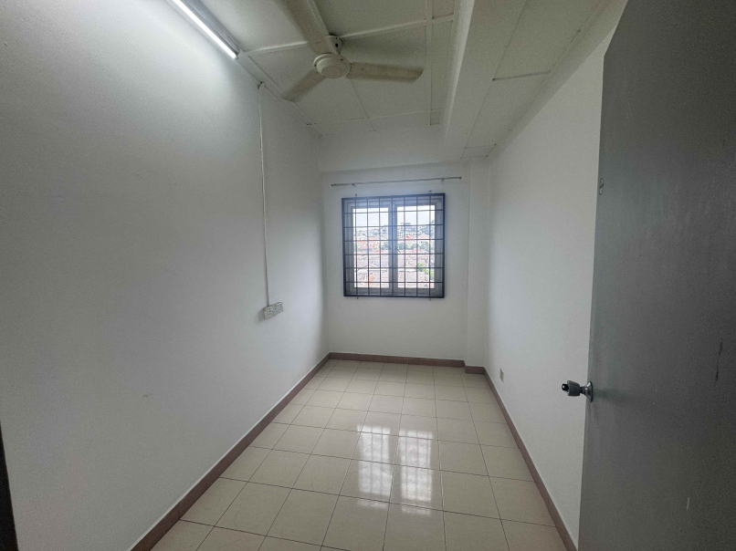 Cheras Perdana Apartment Block E 870sf 3room 1 Cov - photo 10