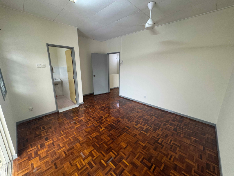 Puchong Taman Wawasan 2-Sty House 20x70sf Kitchen - photo 11