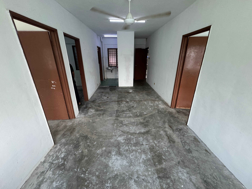 Puchong Seri Damai Flat 650sf Basic Walk Up 1st fl