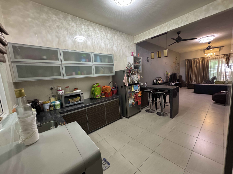 Puchong Prima 2-Sty House 20x70sf Kitchen Full Ext