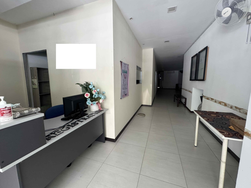 Ground Floor Shop Office 22x80sf Partly Furnished
