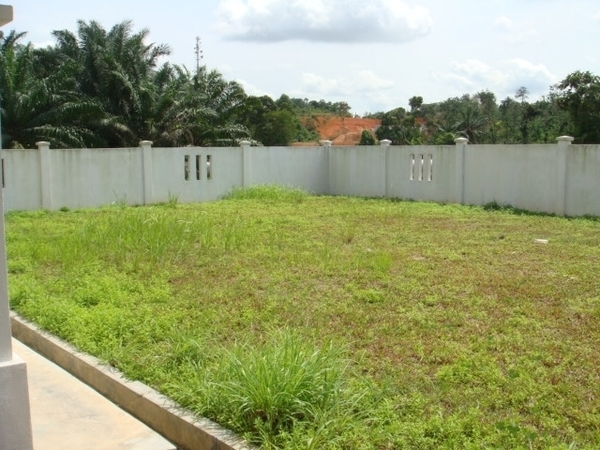 Two and Half Storey Corner Semi-D 4811sf 6rooms Ga