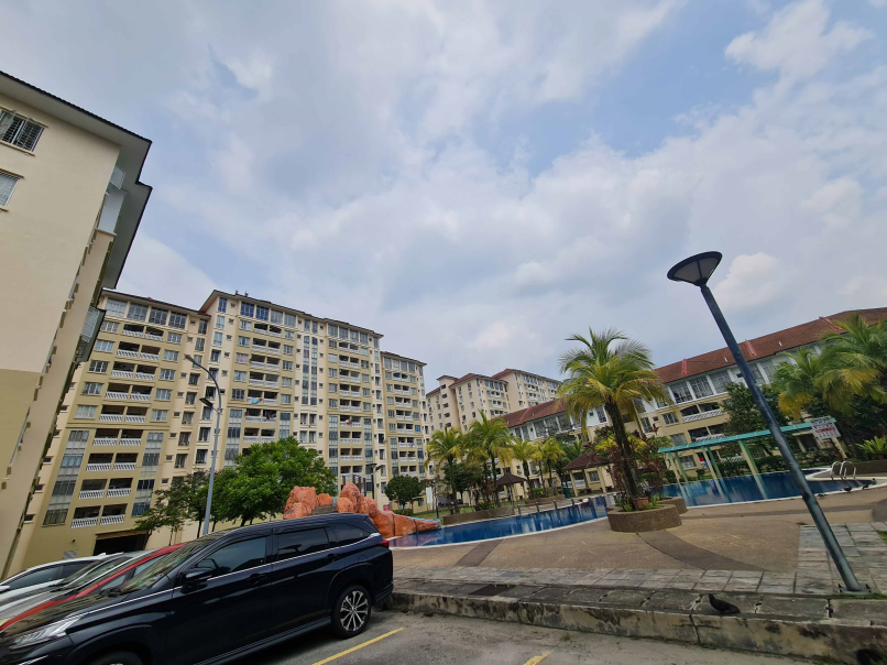 Puchong Nilam Puri Condo 915sf 3room Corner Partly