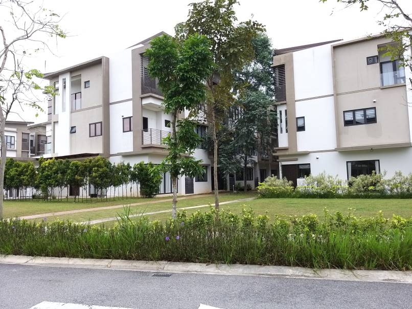 NDira Townhouse Intermediate Unit Very Spacious - photo 3