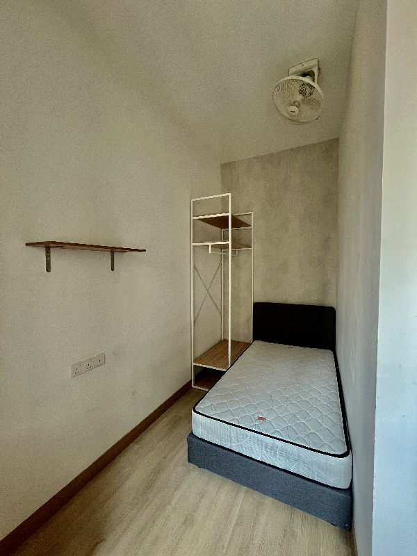 Female unit for rent ...