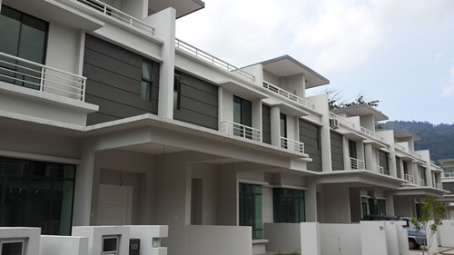 WHITE LILY, MINDEN HEIGHT, GELUGOR, PENANG