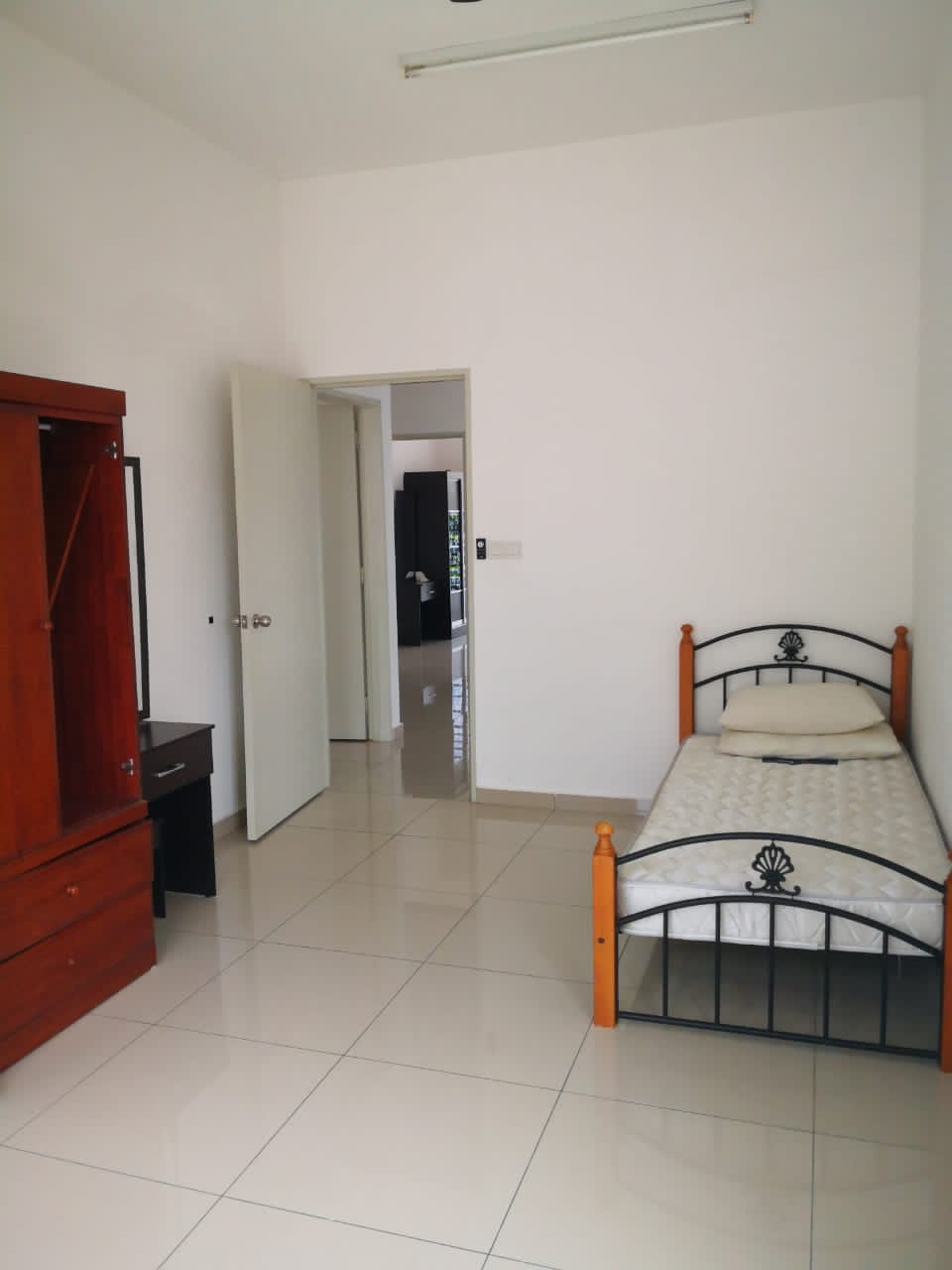 sendayan Double storey end lot with land - photo 4