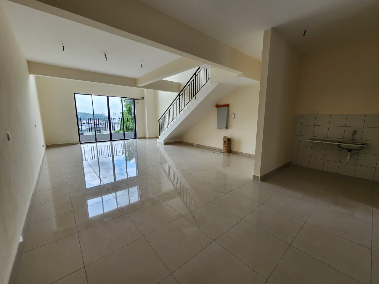 nassim height - photo 5