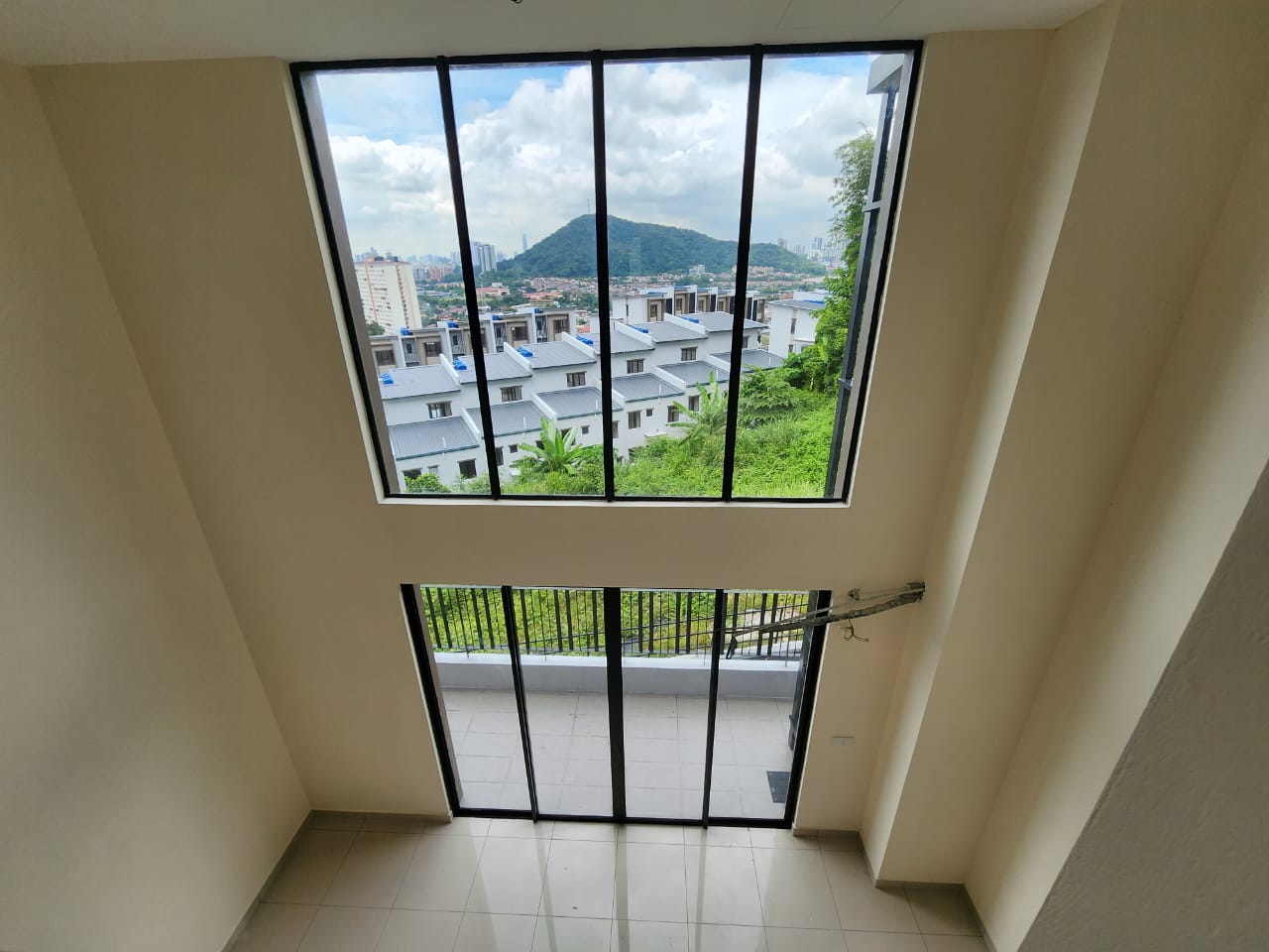 nassim height - photo 6
