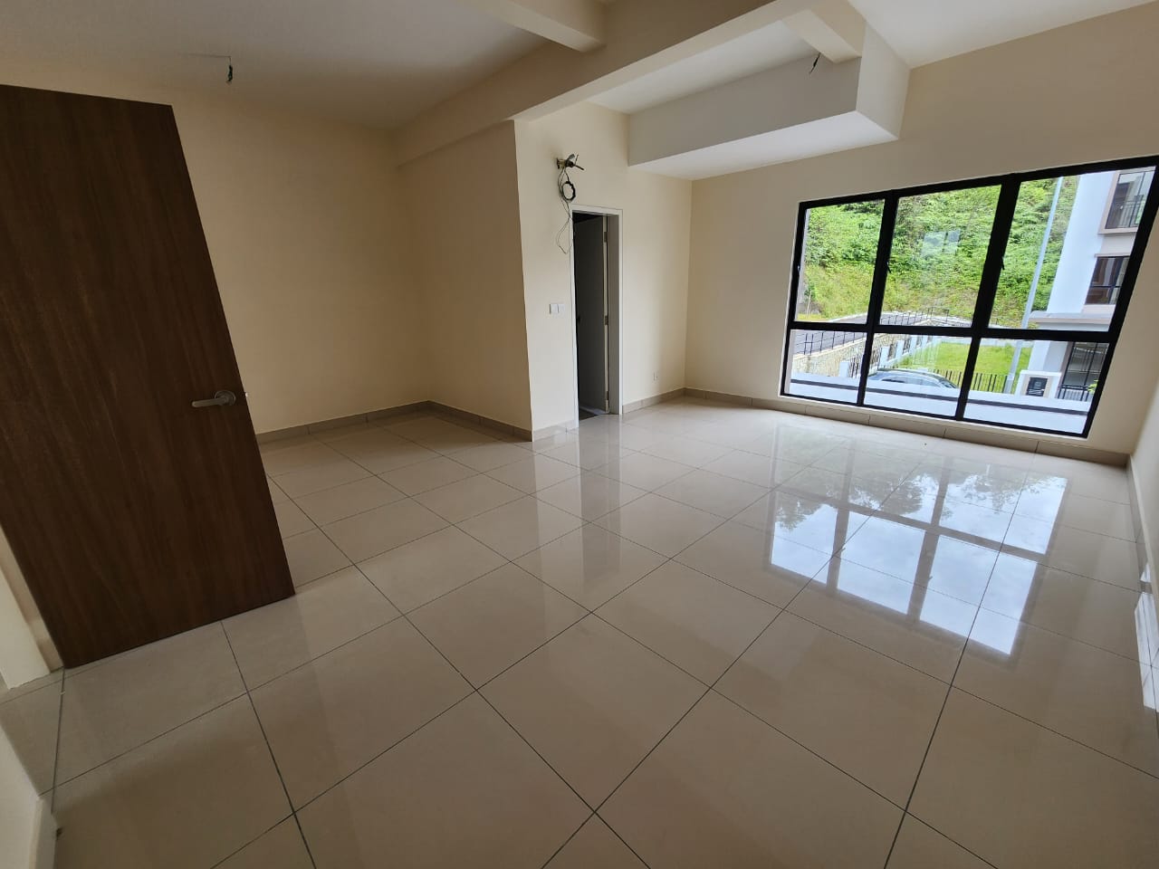 nassim height - photo 7