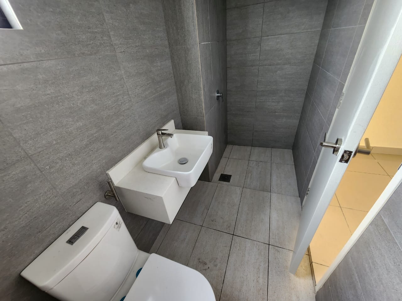 nassim height - photo 12