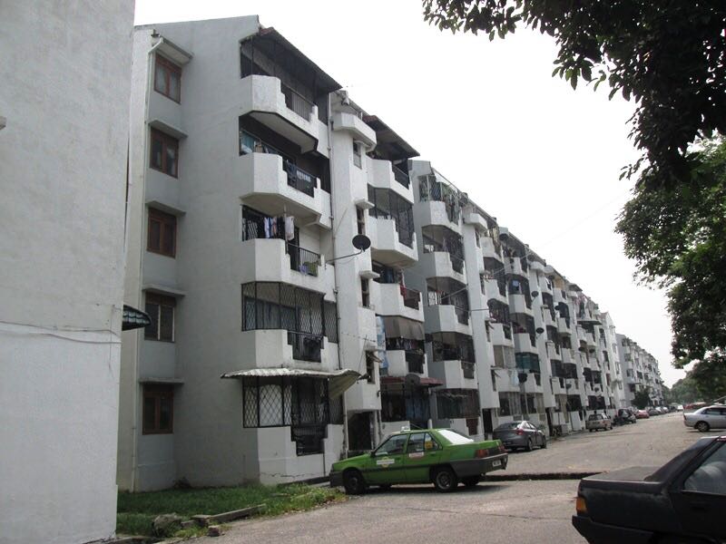 Partial Furnished Sri Subang Apartment For Rent - photo 2