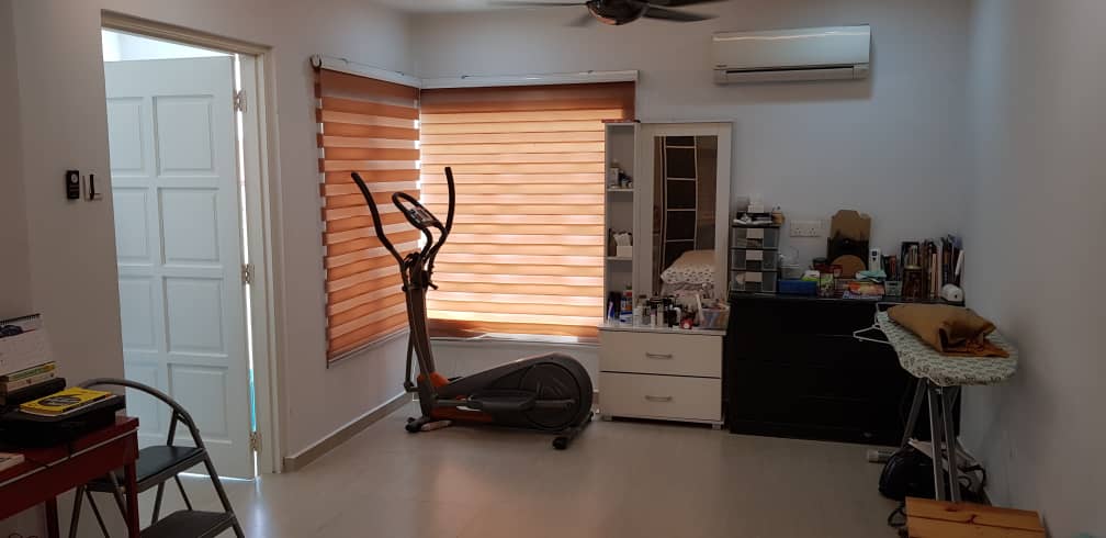 2 STOREY INTERMEDIATE HOUSE, JLN POLO, SEKSYEN 13 - photo 3