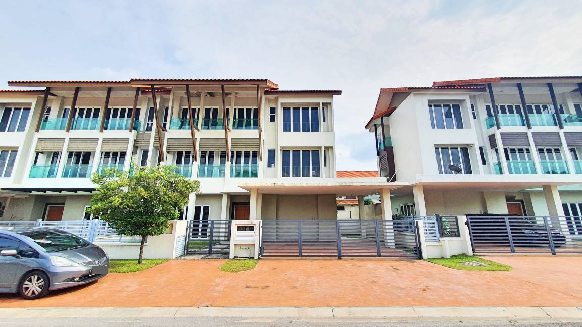 3 Storey Semi Detached at Temasya Citra