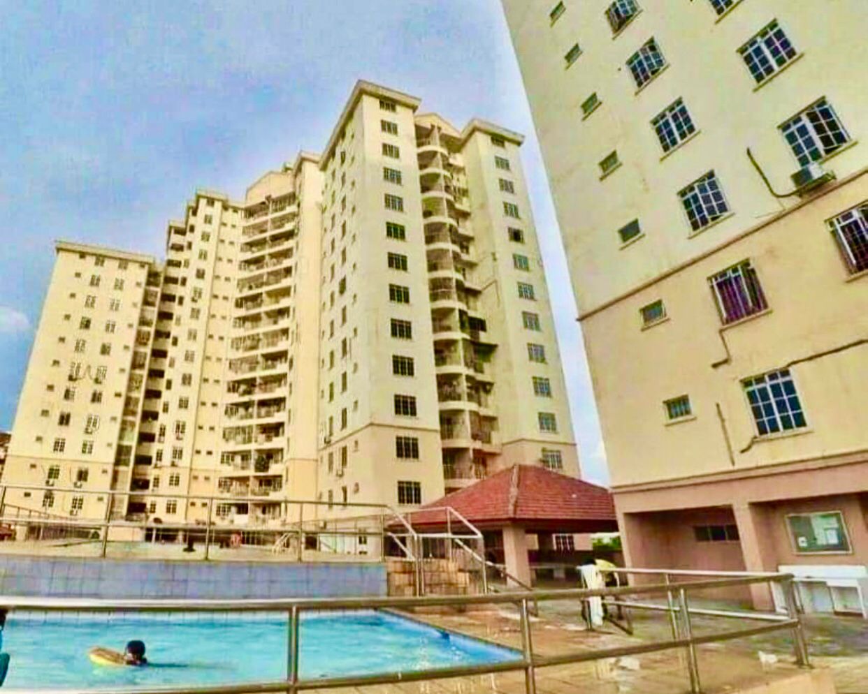 Zamrud Apartment ...