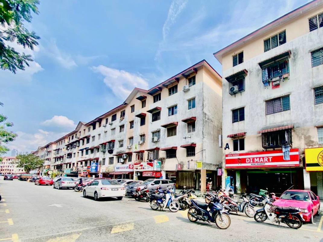 Apartment Idaman ...