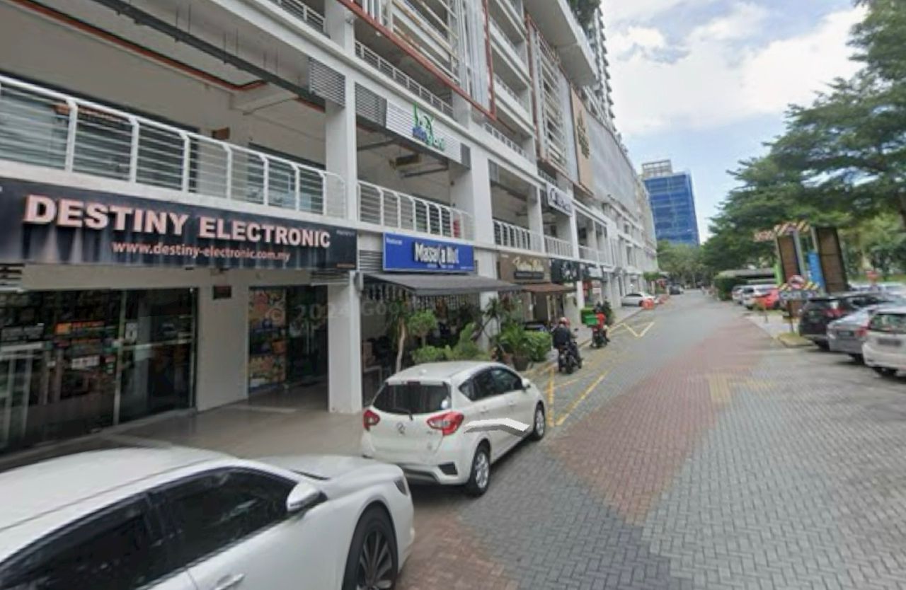 Elit Avenue ...