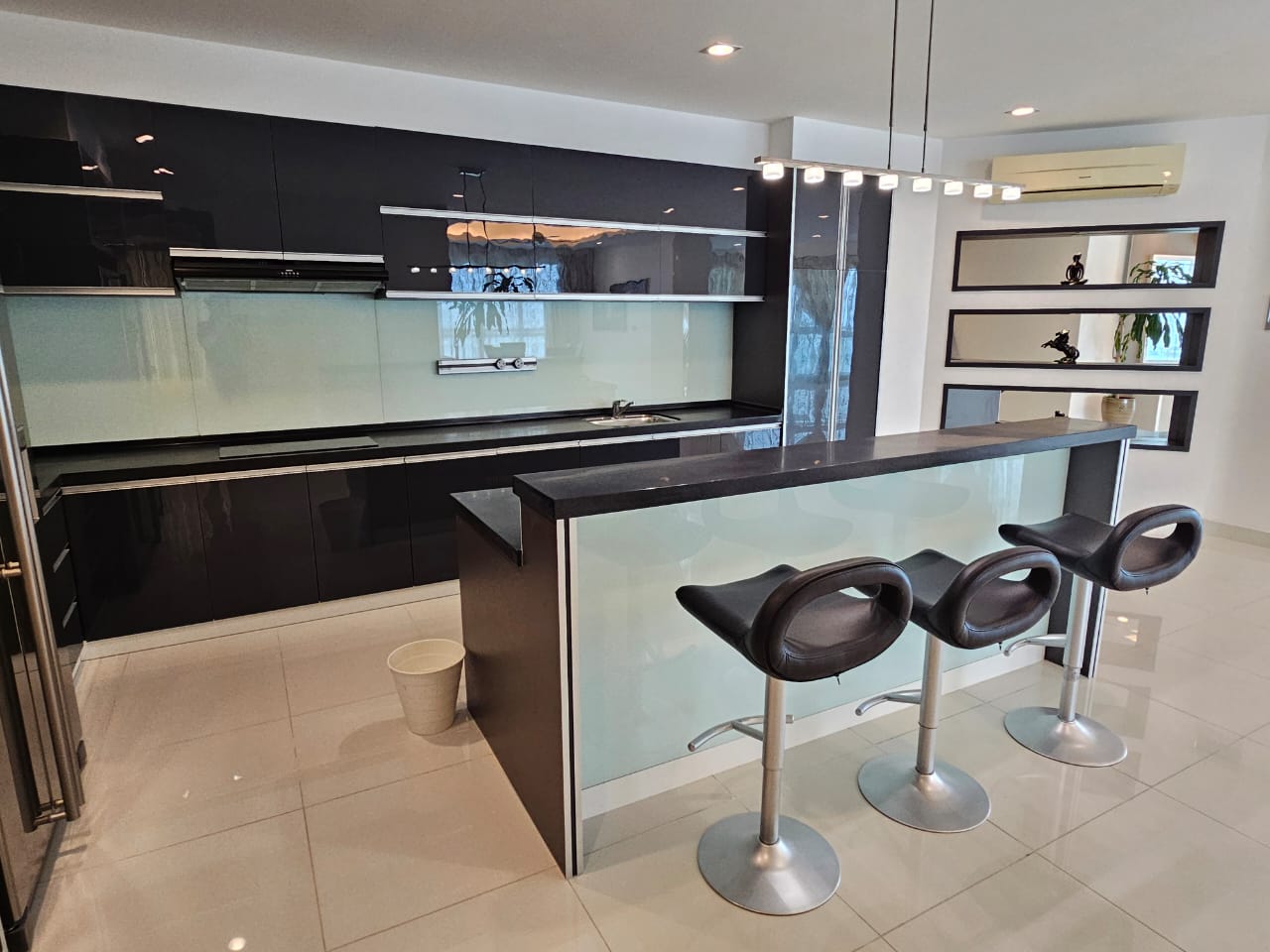 Gurney Paragon - photo 6