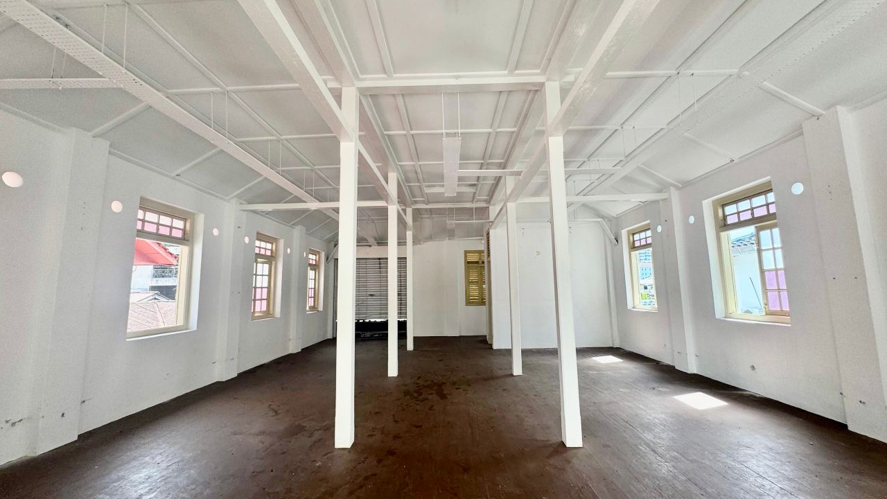 2 Storey Bungalow Shop Lot Jalan Kelawai - photo 3