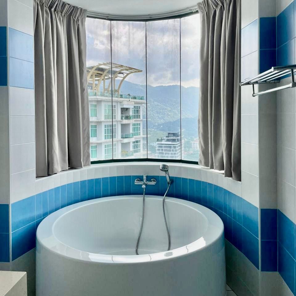 Silverton Condominium - photo 2