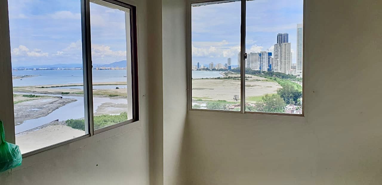 Marina Bay Condominium - photo 4
