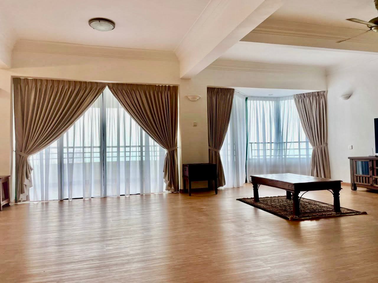 Silverton Condominium