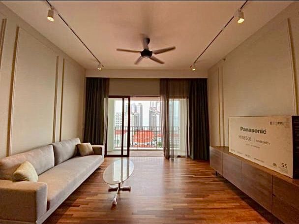 Straits Residences