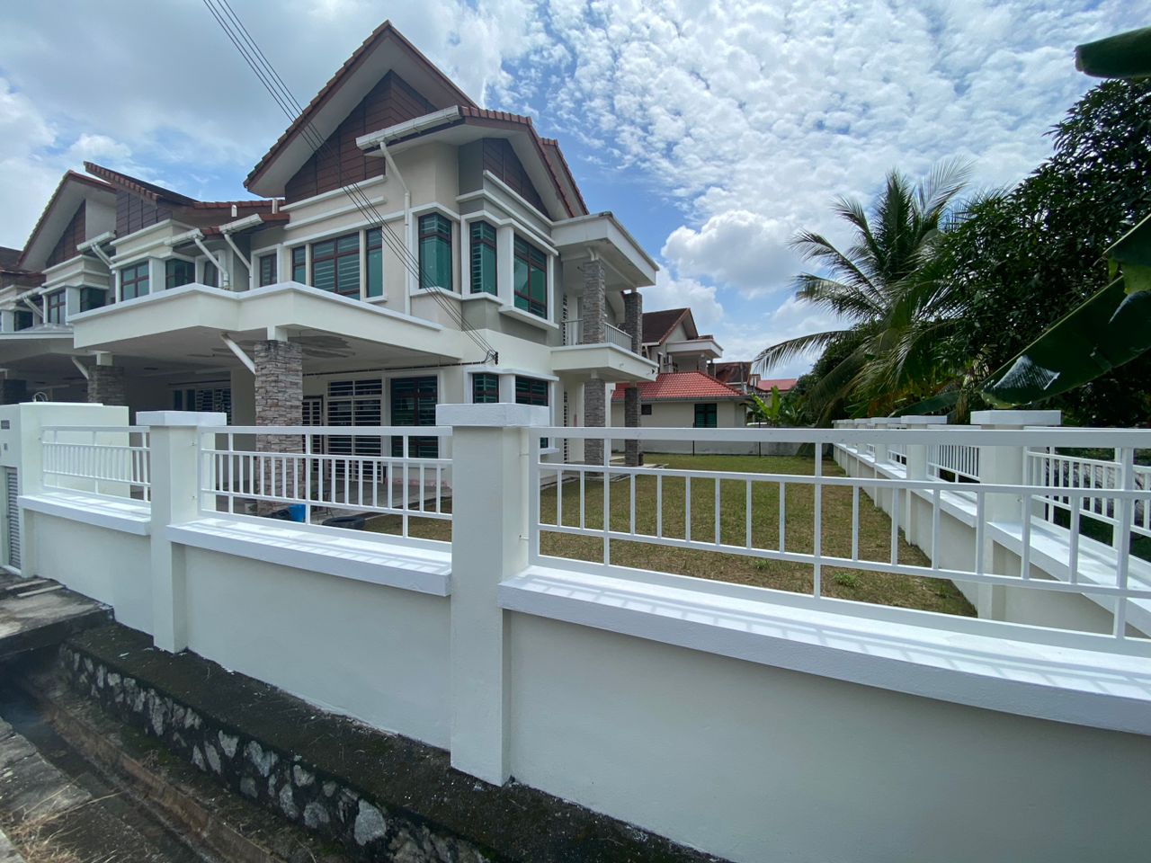 CORNER LOT DOUBLE STOREY TERRACE HOUSE - photo 4