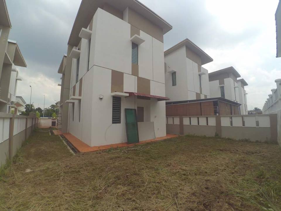 Semi-D Taman Bunga Kantan Kajang - photo 4