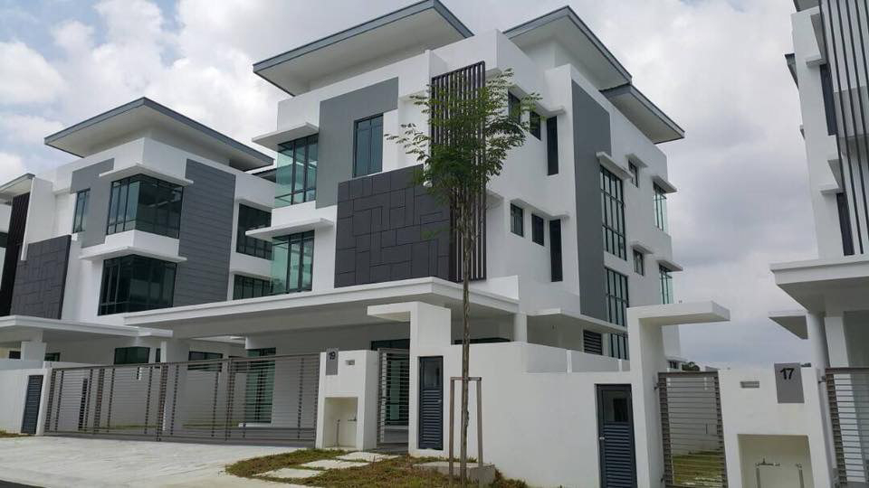 3 STOREY BUNGALOW LAMBAIAN RESIDENCE BANGI