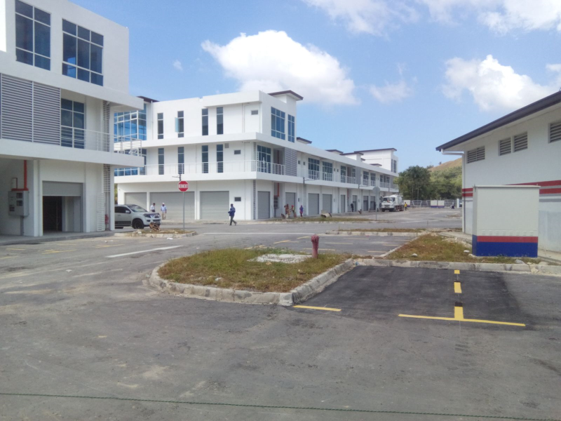 Sierra Bizhub shop lot - photo 2