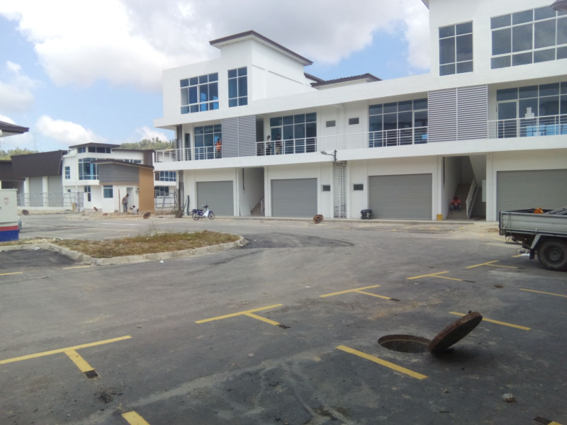 Sierra Bizhub shop lot - photo 4