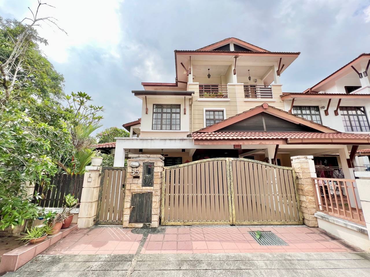 Triple Storey Terrace Mutiara Bukit Jalil