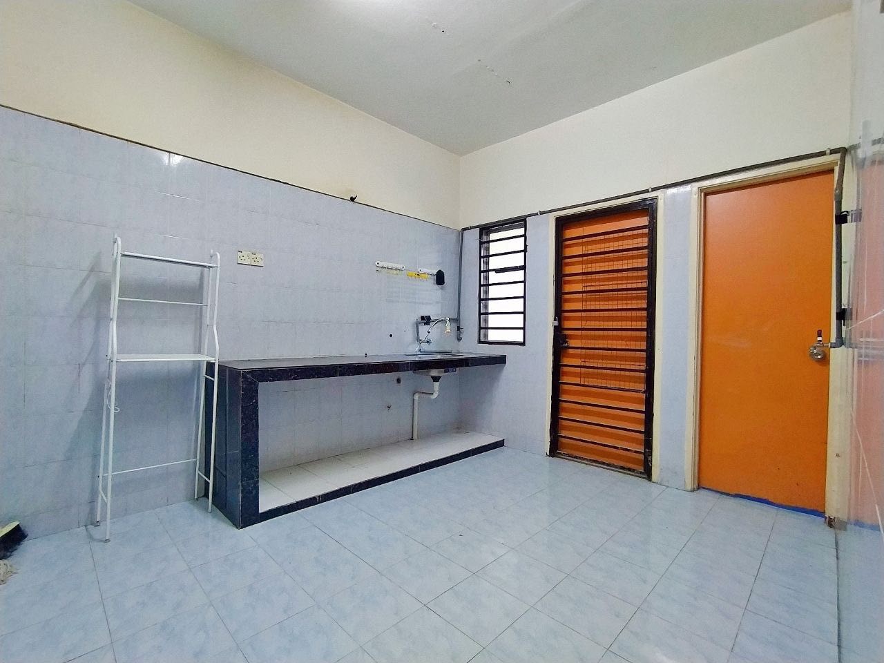 Double Storey Terrace Taman Ametis Dengkil - photo 4