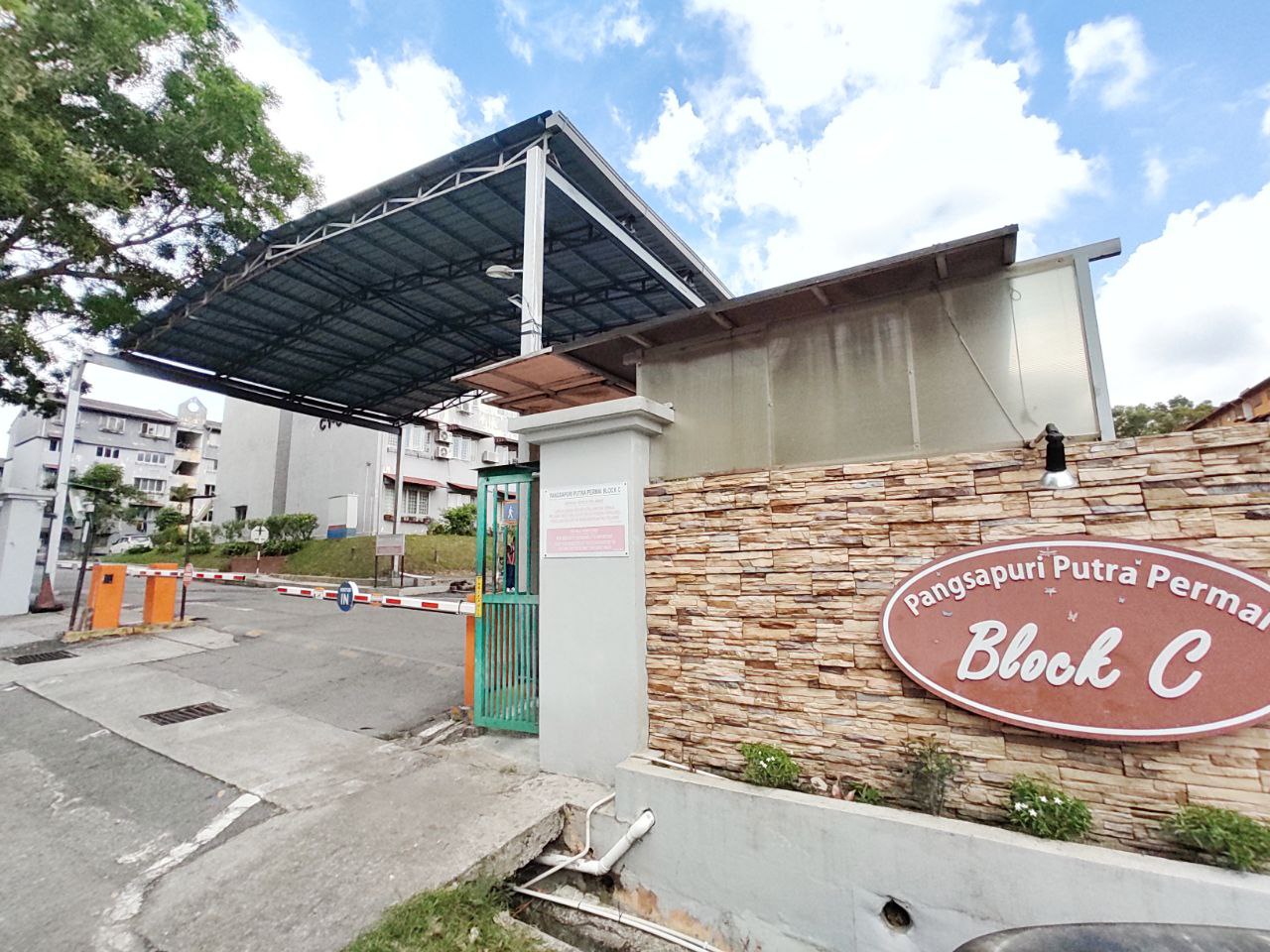 Apartment Putra Permai Equine Park Seri Kembangan