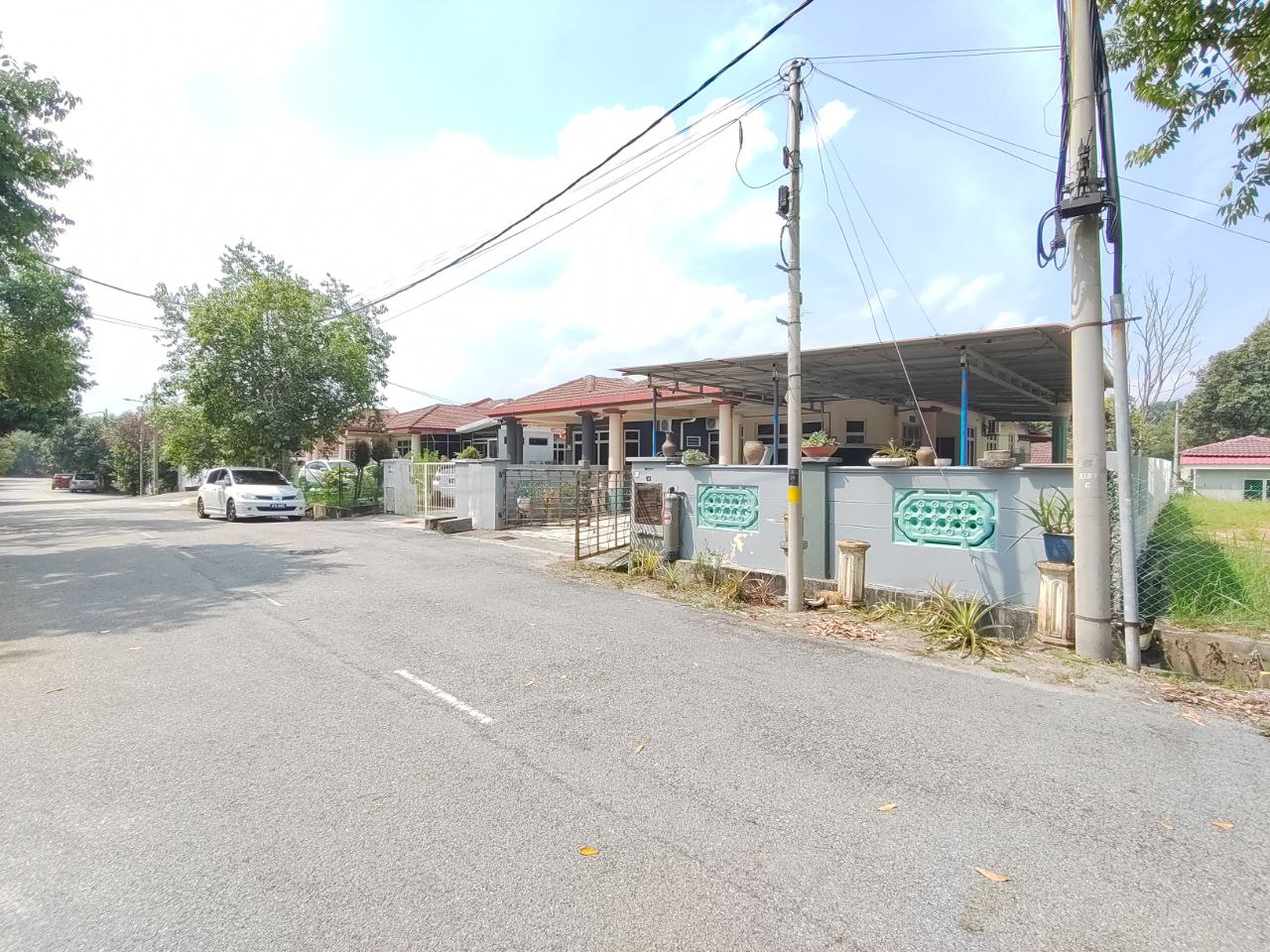 Single Storey Semi D Taman Dahlia Salak Tinggi
