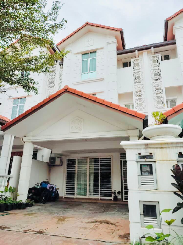 Anjung Sari, Setia Alam