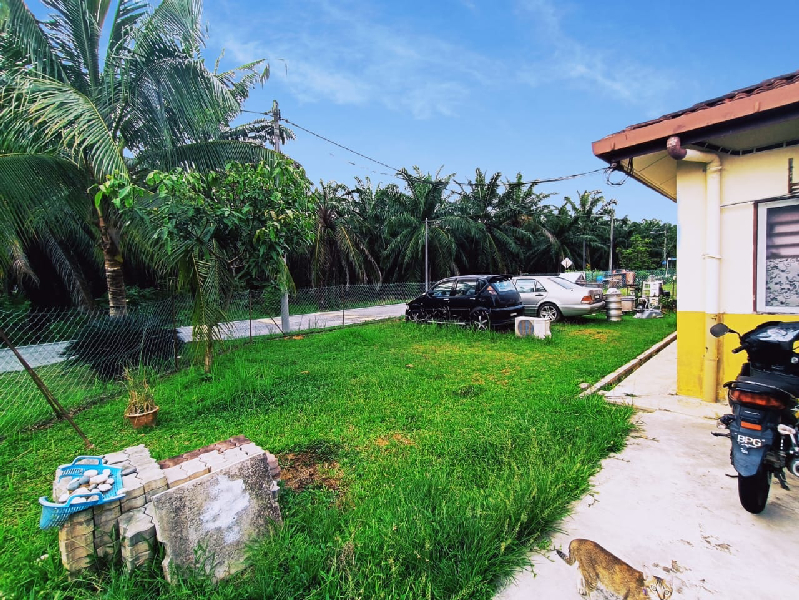 Single Storey Terrace Taman Desa Kencana - photo 2