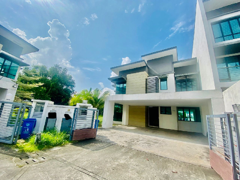 Corner Lot Garden Terrace Alam Impian