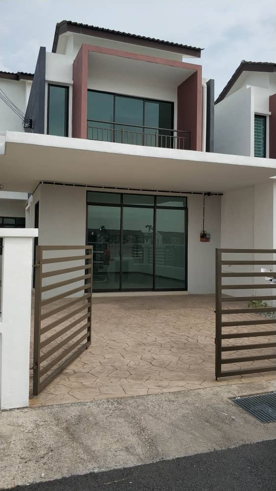 Corner Lot facing open Kota Warisan