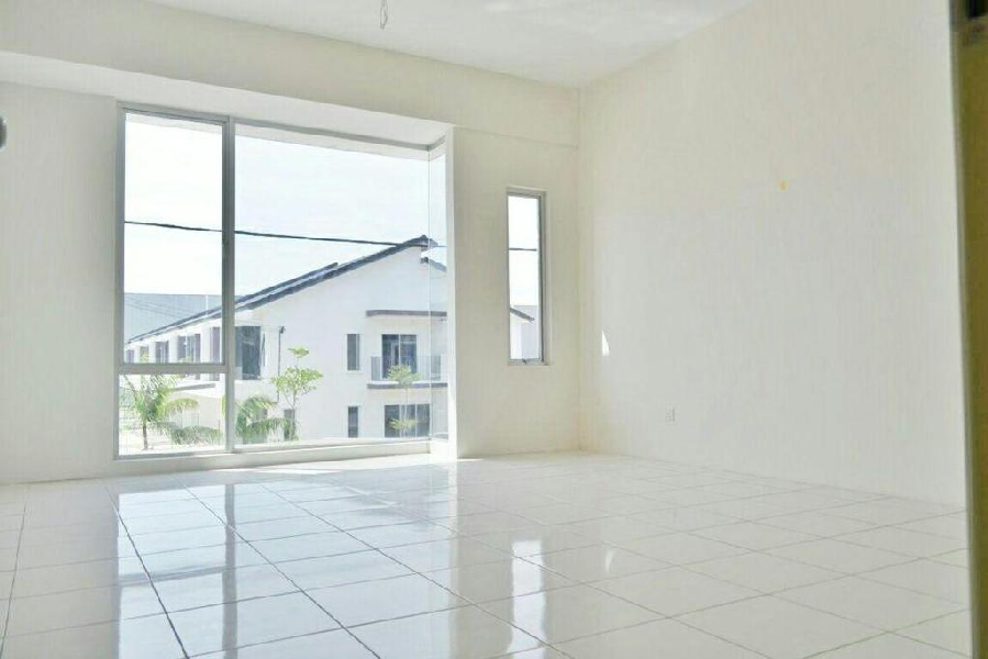 Double Storey Terrace, Taman Alam Sutera Puncak Alam - photo 3