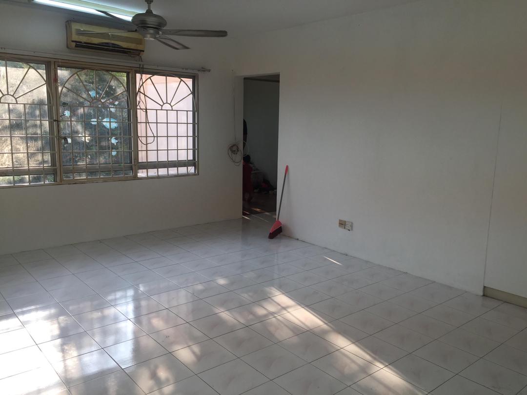 Low level Saujana Apartment, Damansara Damai - photo 3