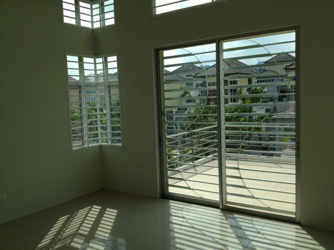 Warisan Puteri 1 and half storey semi-D house - photo 3