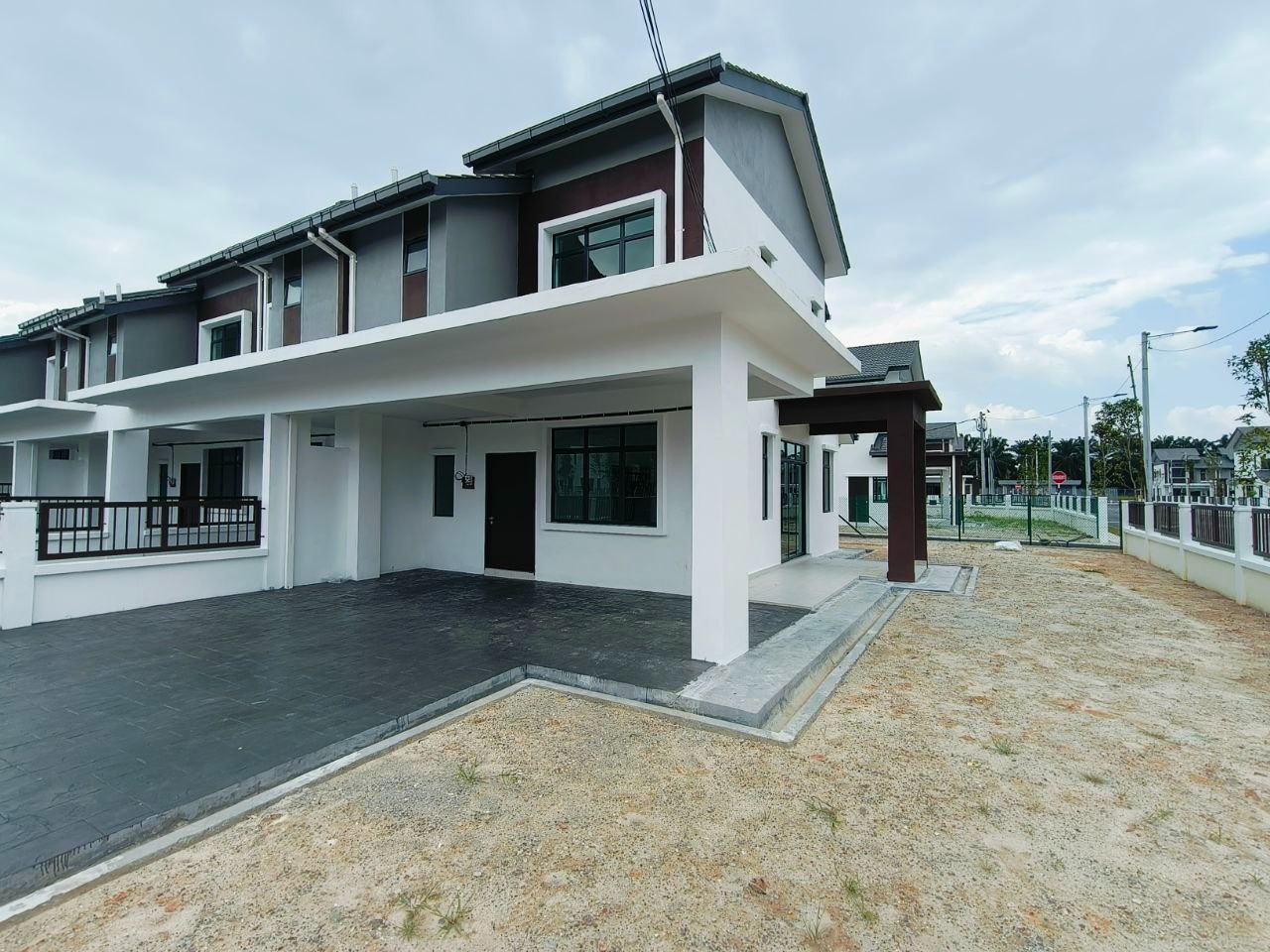 Brand New Rumah Corner Lot Iris Bandar Hillpark - photo 4